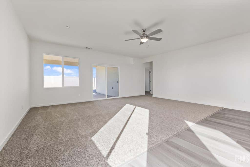Photo of 7940 Blueberry Avenue, Bakersfield, CA 93313 (MLS # 202608783)