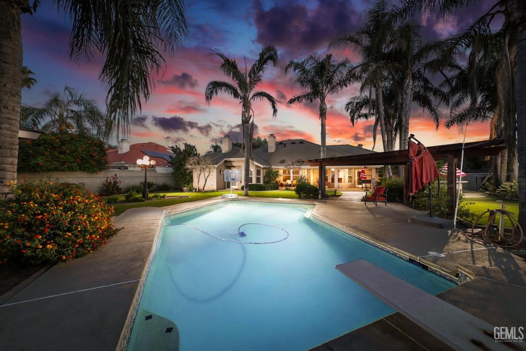Photo of 13440 Atrium Court, Bakersfield, CA 93314 (MLS # 202605805)