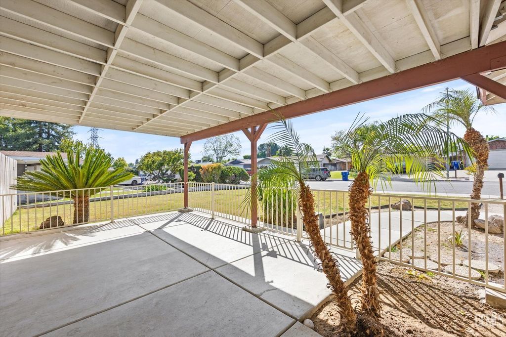 Photo of 3812 Curry Court, Bakersfield, CA 93309 (MLS # 202511101)