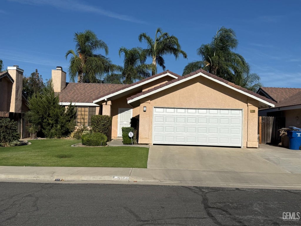 Photo of 3200 Cattleman Street, Bakersfield, CA 93312 (MLS # 202608997)