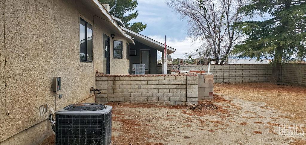 Photo of 7523 Cypress Avenue, Rosamond, CA 93560 (MLS # 202610391)
