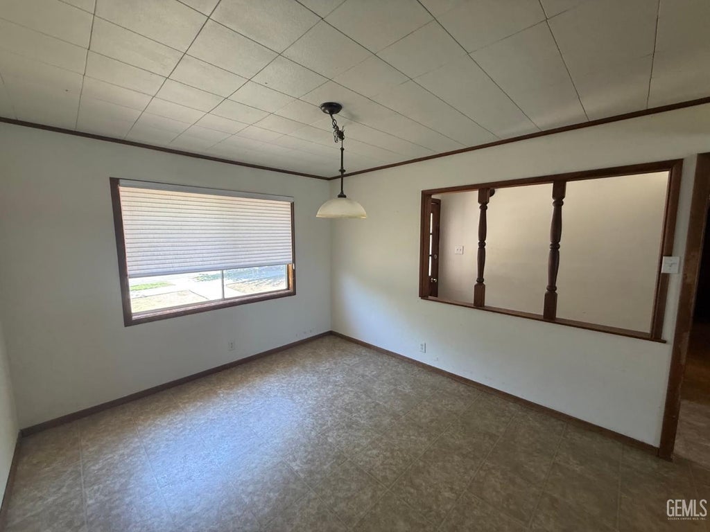 Photo of 302 E San Emidio Street, Taft, CA 93268 (MLS # 202610183)