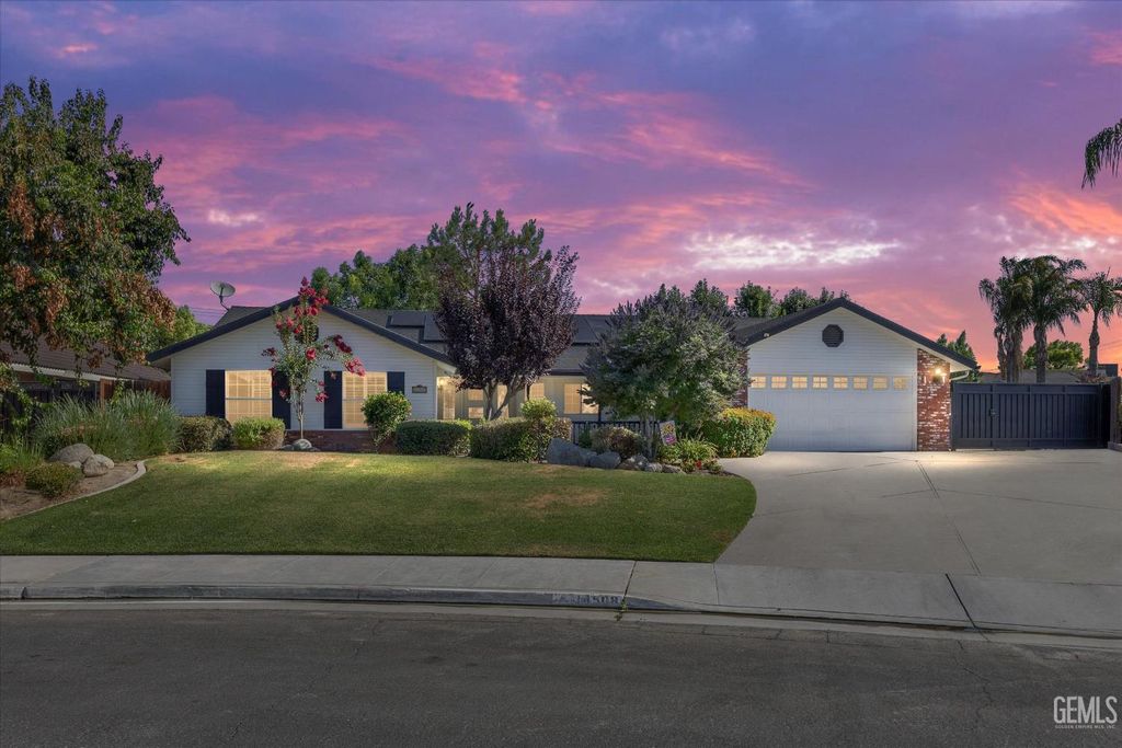 Photo of 14508 Harvest Crest Avenue, Bakersfield, CA 93314 (MLS # 202603178)