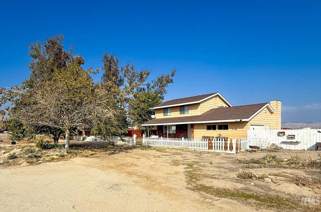 Photo of 7452 Isaac Road, Taft, CA 93268 (MLS # 202605408)