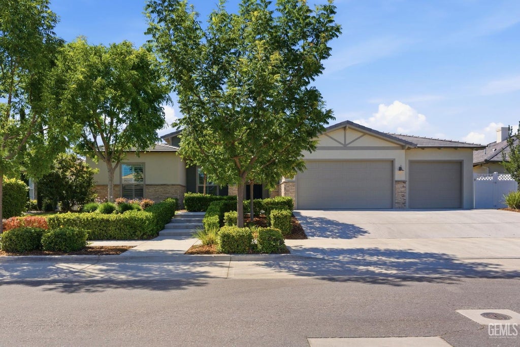 Photo of 13529 Stonethwaite Lane, Bakersfield, CA 93311 (MLS # 202606282)