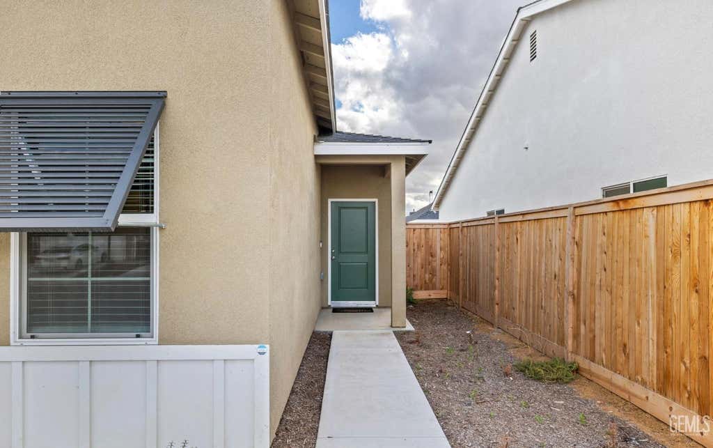Photo of 9619 Redwood River Lane, Shafter, CA 93263 (MLS # 202606922)