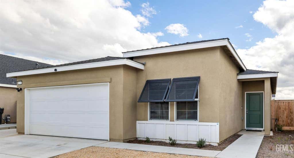 Photo of 9619 Redwood River Lane, Shafter, CA 93263 (MLS # 202606922)