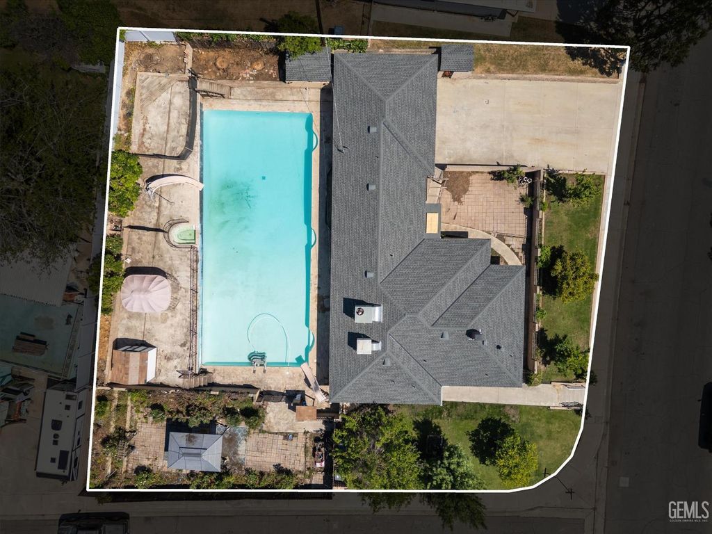 Photo of 1744 Camino Sierra, Bakersfield, CA 93306 (MLS # 202603967)