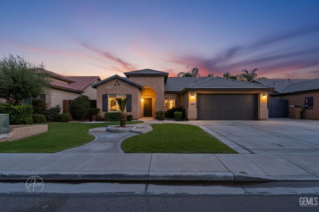 Photo of 10214 Pepperwood Drive, Bakersfield, CA 93311 (MLS # 202511268)