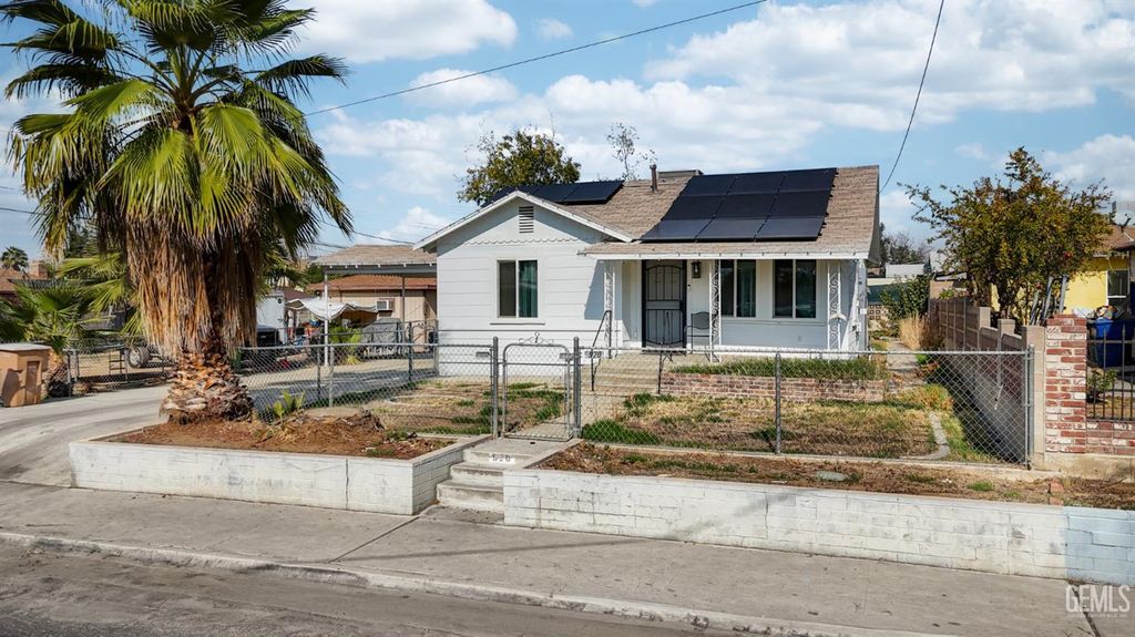 Photo of 920 Knotts Street, Bakersfield, CA 93305 (MLS # 202602272)