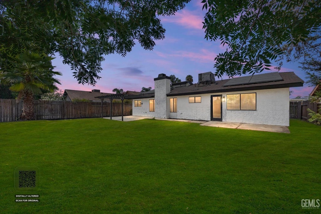 Photo of 6921 Natchitoches Way, Bakersfield, CA 93309 (MLS # 202610277)