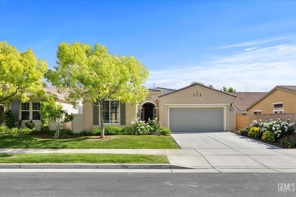 Photo of 10105 Besancon Way, Bakersfield, CA 93306 (MLS # 202604087)