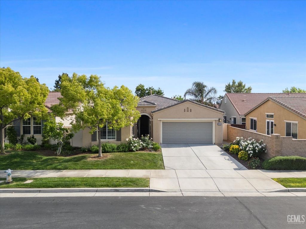 Photo of 10105 Besancon Way, Bakersfield, CA 93306 (MLS # 202604087)