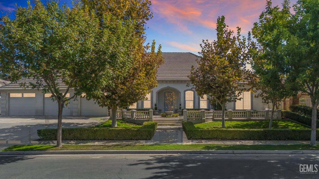 Photo of 1906 Heaton Street, Bakersfield, CA 93311 (MLS # 202611164)