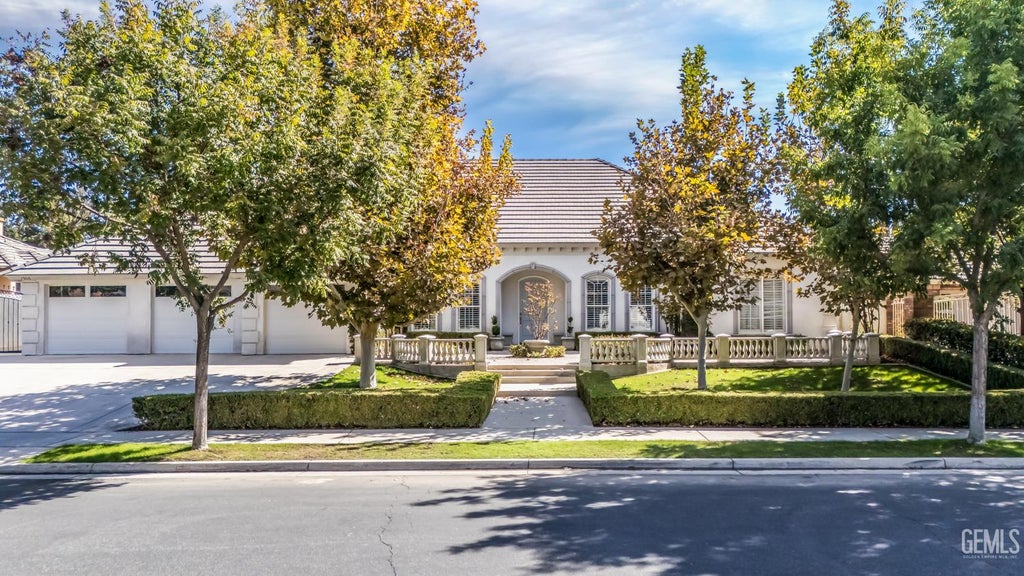 Photo of 1906 Heaton Street, Bakersfield, CA 93311 (MLS # 202611164)