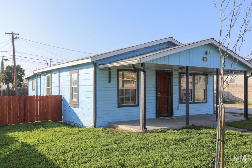 Photo of 2326 Nelson Street, Bakersfield, CA 93305 (MLS # 202600626)