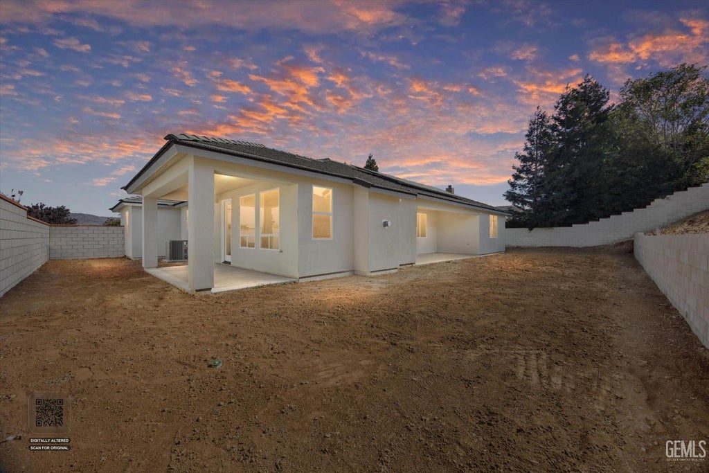 Photo of 402 Mesquite Drive, Tehachapi, CA 93561 (MLS # 202609956)