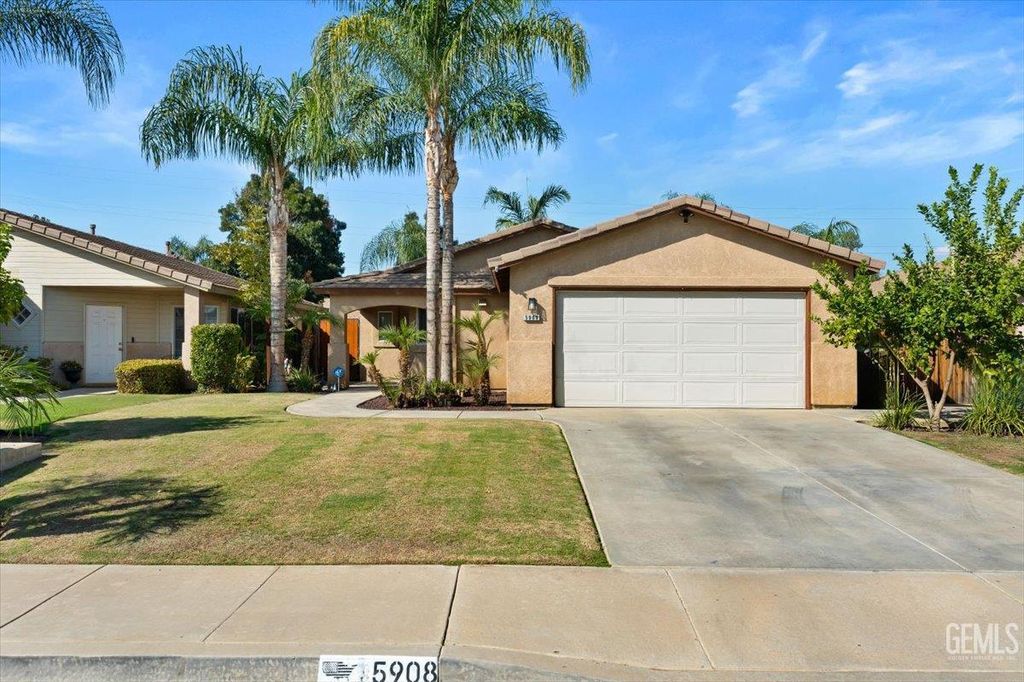 Photo of 5908 Sarona Street, Bakersfield, CA 93308 (MLS # 202511220)