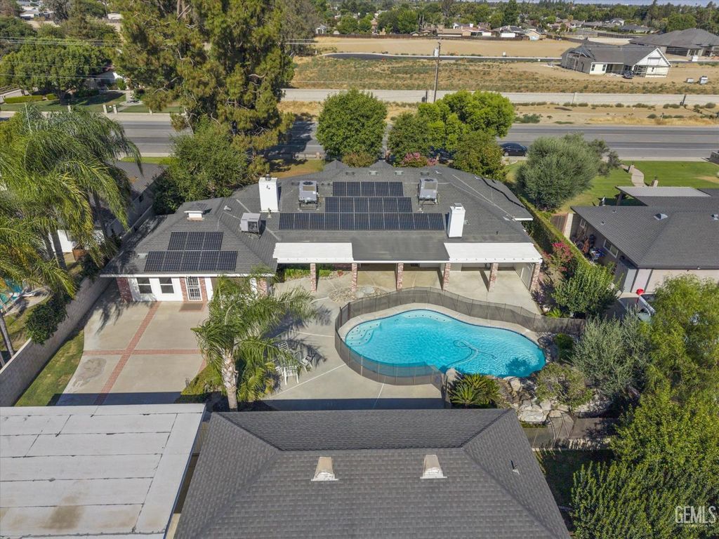 Photo of 2017 Renfro Road, Bakersfield, CA 93314 (MLS # 202607191)