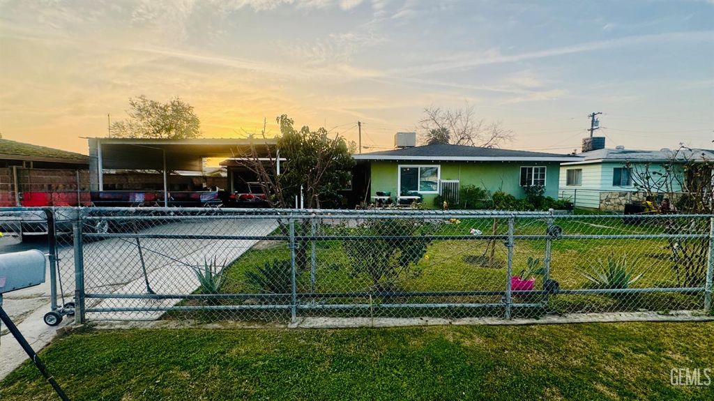 Photo of 5833 Leo Street, Bakersfield, CA 93307 (MLS # 202601147)