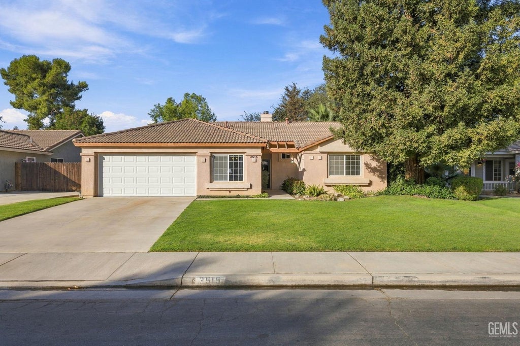Photo of 3515 Southpass Drive, Bakersfield, CA 93312 (MLS # 202610138)
