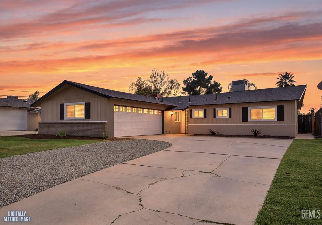 Photo of 10421 Enger Street, Bakersfield, CA 93312 (MLS # 202602403)