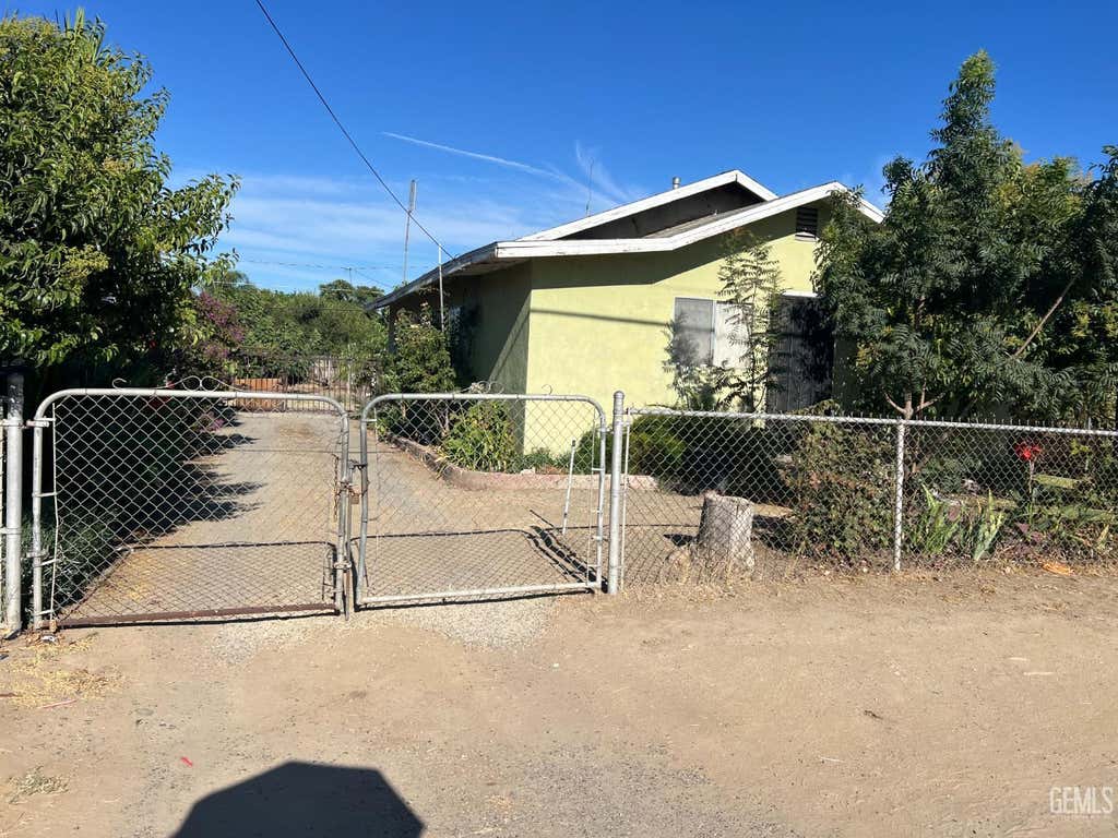 Photo of 256 Industrial Street, Mc Farland, CA 93250 (MLS # 202607687)