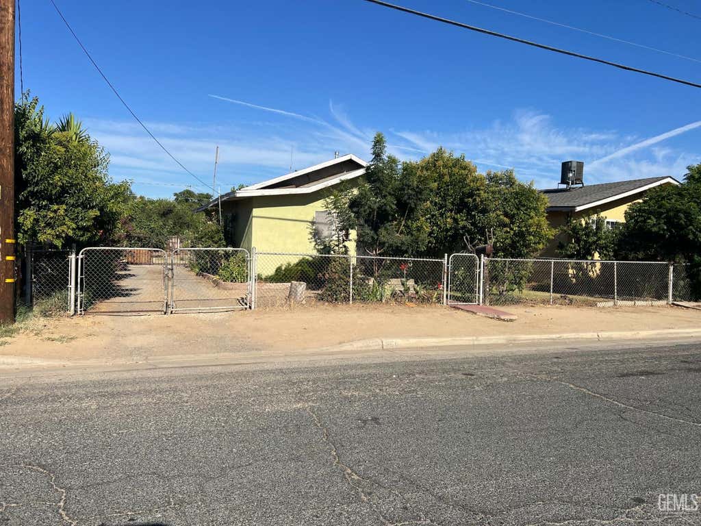 Photo of 256 Industrial Street, Mc Farland, CA 93250 (MLS # 202607687)