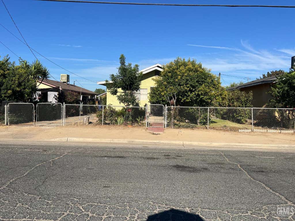 Photo of 256 Industrial Street, Mc Farland, CA 93250 (MLS # 202607687)