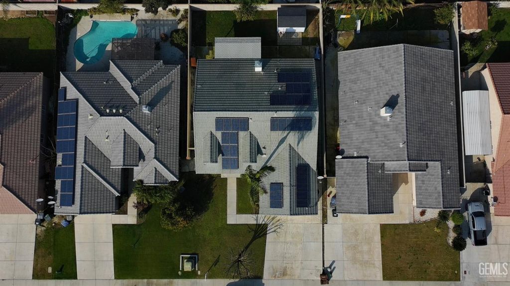 Photo of 4110 Serene Oak Drive, Bakersfield, CA 93313 (MLS # 202510597)