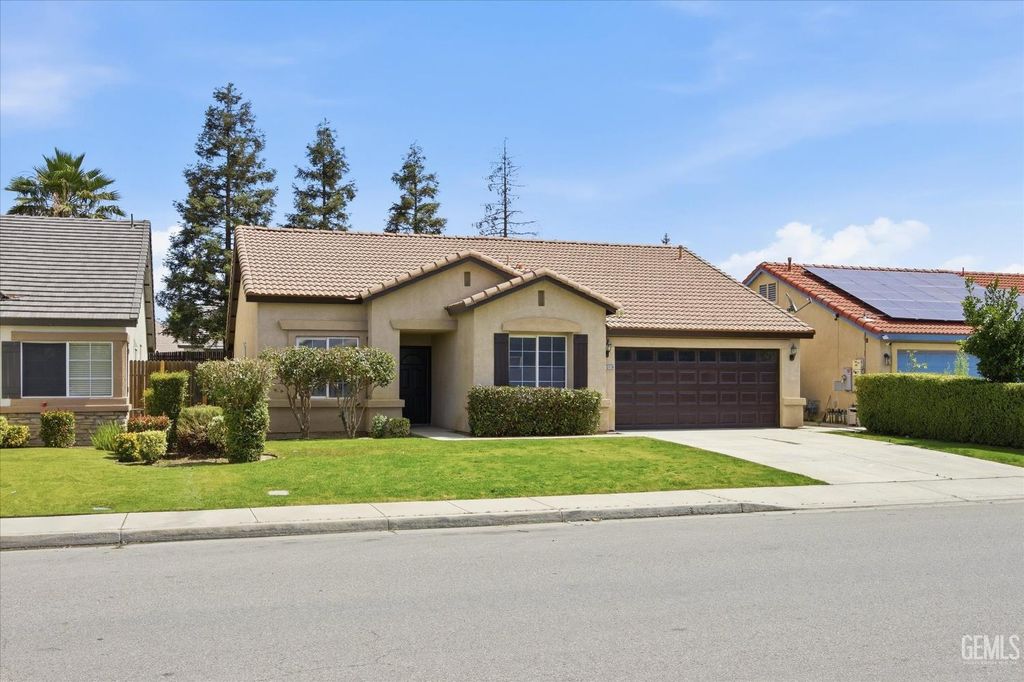 Photo of 10110 Pyramid Peak Drive, Bakersfield, CA 93311 (MLS # 202604912)