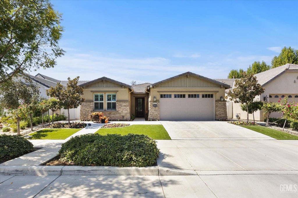 Photo of 2207 Highbury Street, Bakersfield, CA 93311 (MLS # 202610243)