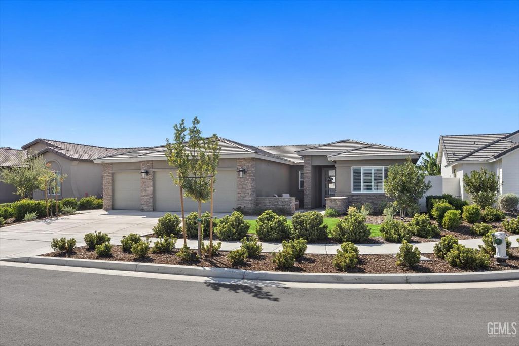 Photo of 3815 Ames Lane, Bakersfield, CA 93311 (MLS # 202511276)