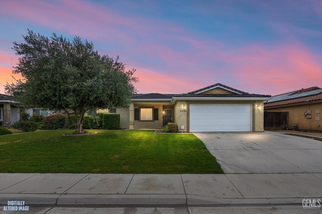 Photo of 5501 Baja Drive, Bakersfield, CA 93307 (MLS # 202604714)