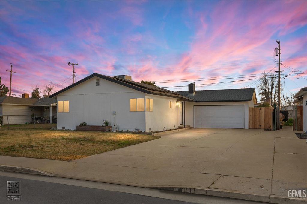 Photo of 1709 Hodges Avenue, Bakersfield, CA 93304 (MLS # 202600697)