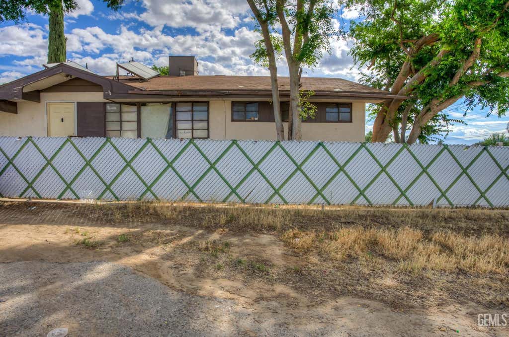 Photo of 2701 N Inyo Street, Bakersfield, CA 93305 (MLS # 202608432)