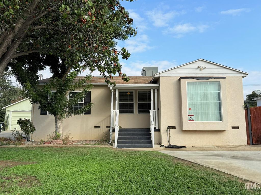 Photo of 290 Irene Street, Bakersfield, CA 93305 (MLS # 202511100)