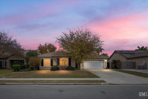 Photo of 12606 Knights Bridge Place, Bakersfield, CA 93312 (MLS # 202513562)
