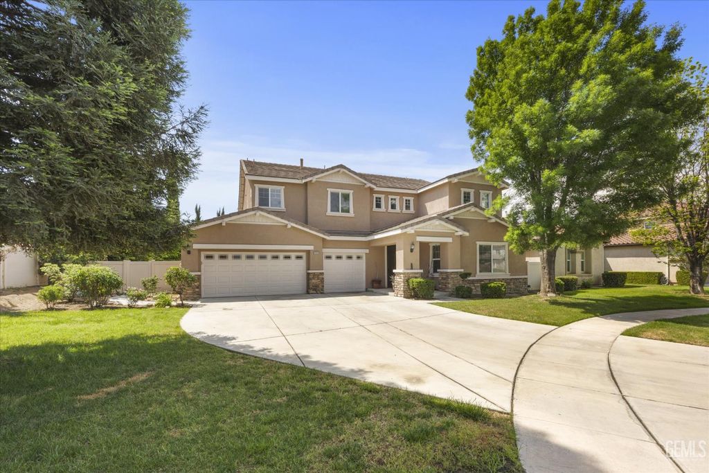 Photo of 10003 Titanium Street, Bakersfield, CA 93311 (MLS # 202607693)