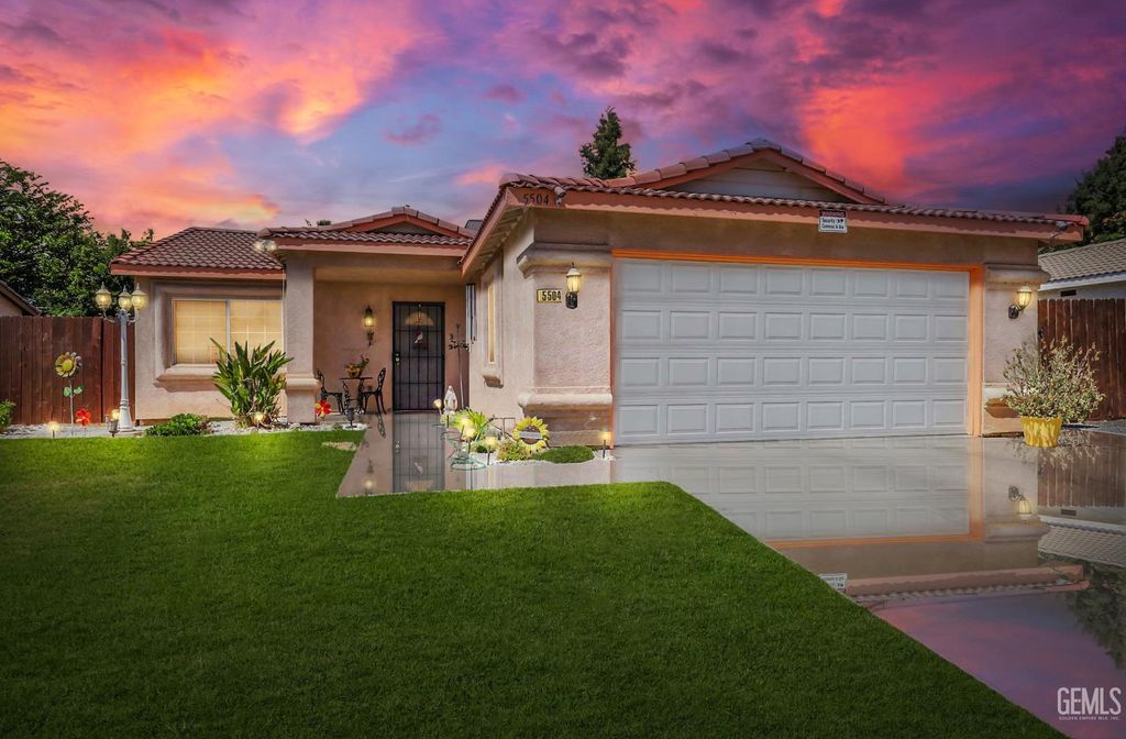Photo of 5504 San Mateo Drive, Bakersfield, CA 93307 (MLS # 202603614)