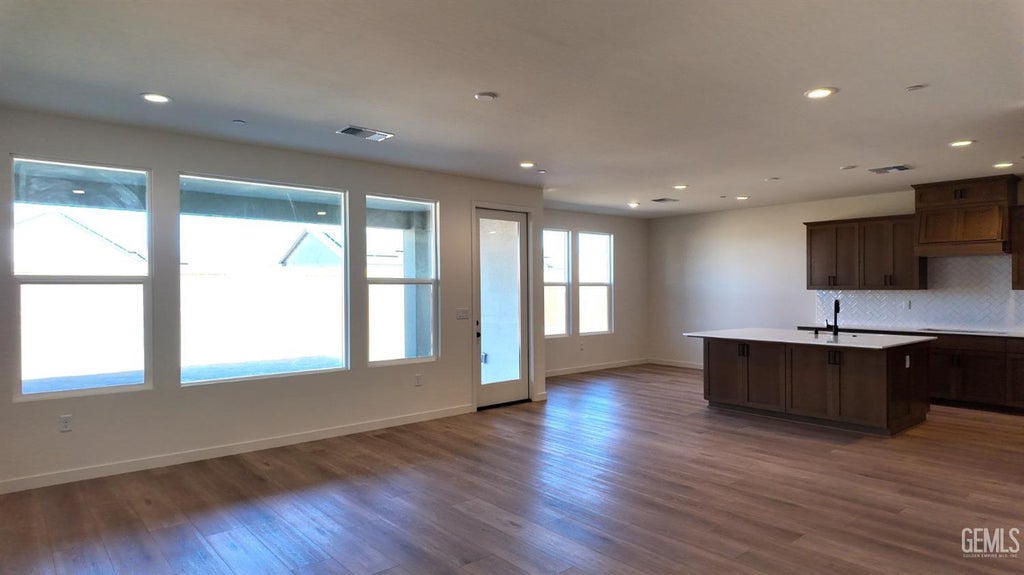 Photo of 612 Grande Lane, Bakersfield, CA 93314 (MLS # 202605615)