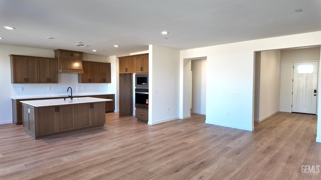 Photo of 612 Grande Lane, Bakersfield, CA 93314 (MLS # 202605615)