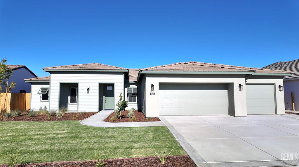 Photo of 612 Grande Lane, Bakersfield, CA 93314 (MLS # 202605615)