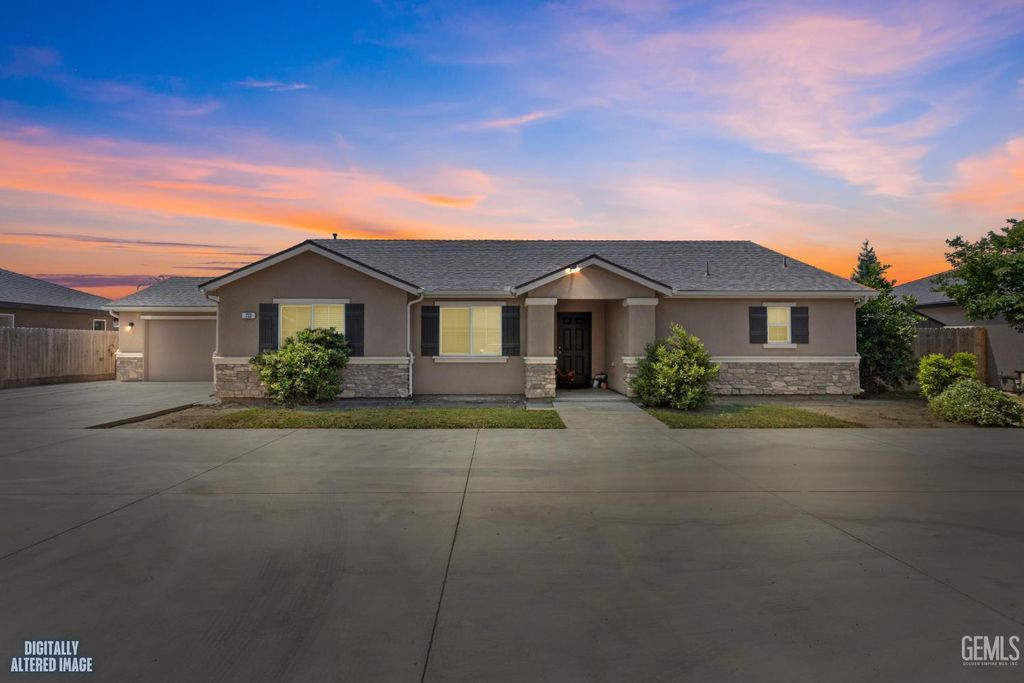 Photo of 0 733 W. Perez, Visalia, CA 93291 (MLS # 202605404)