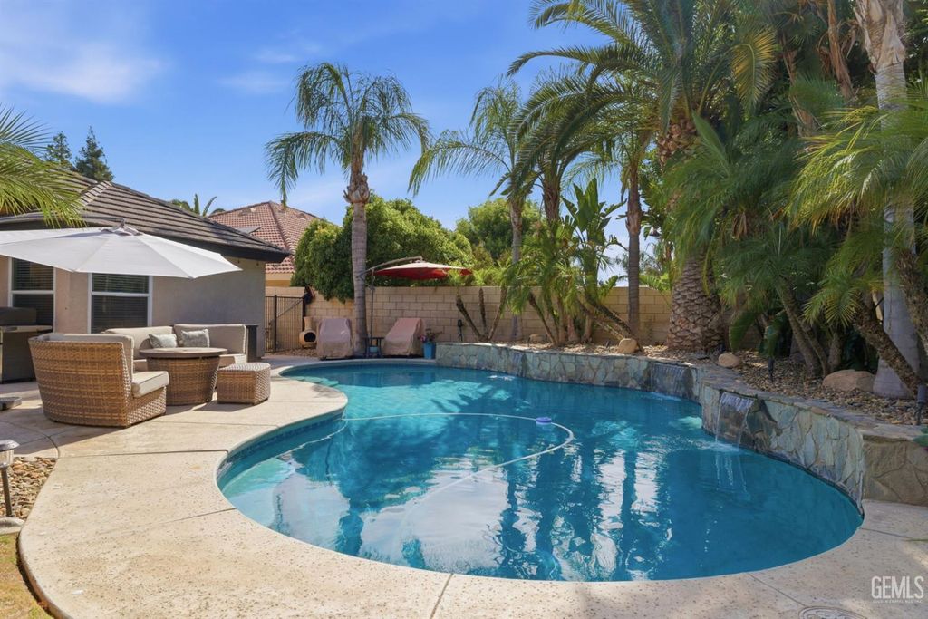 Photo of 11708 New Hampshire Avenue, Bakersfield, CA 93312 (MLS # 202605324)