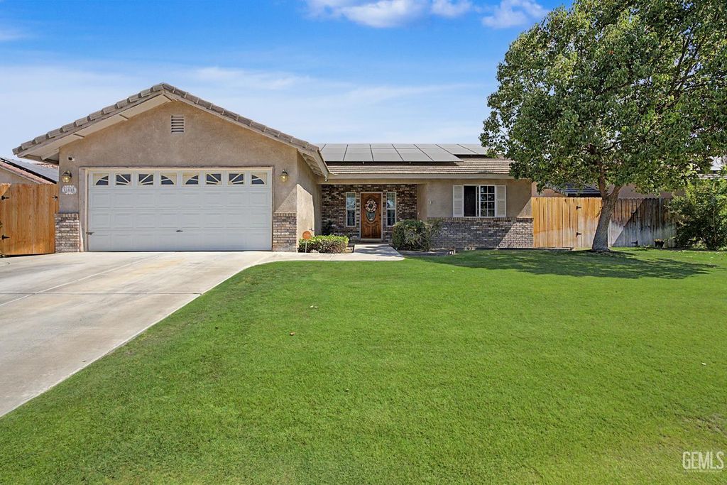 Photo of 11618 Invidia CT, Bakersfield, CA 93312 (MLS # 202607950)