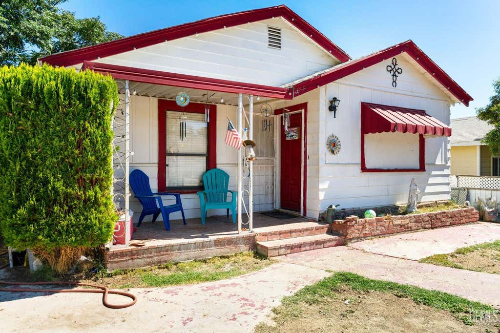Photo of 512 Philippine Street, Taft, CA 93268 (MLS # 202606496)