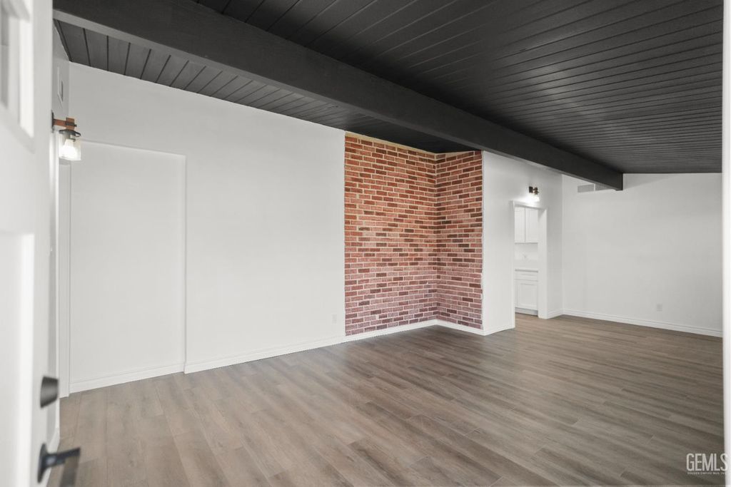 Photo of 2904 Cornell Street, Bakersfield, CA 93305 (MLS # 202511290)