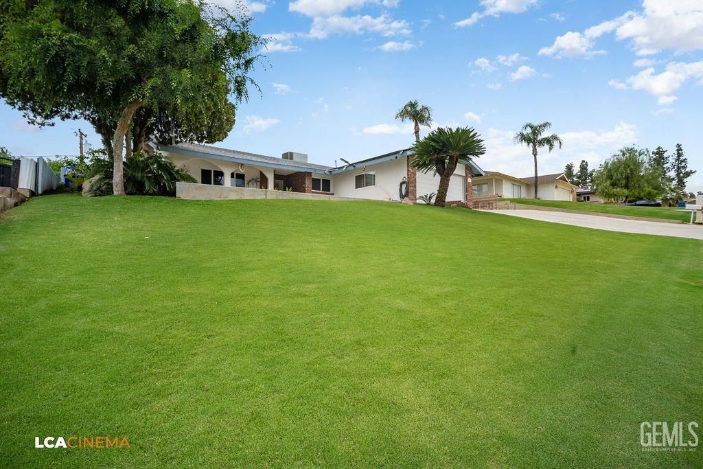 Photo of 3108 Pesante Road, Bakersfield, CA 93306 (MLS # 202604151)