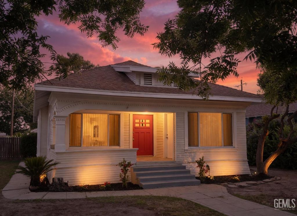 Photo of 2231 Sunset Avenue, Bakersfield, CA 93304 (MLS # 202604056)